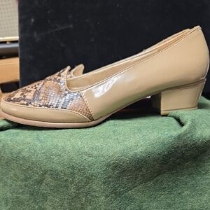 Elegant Beige and Snake Print Women's Healed Loafer